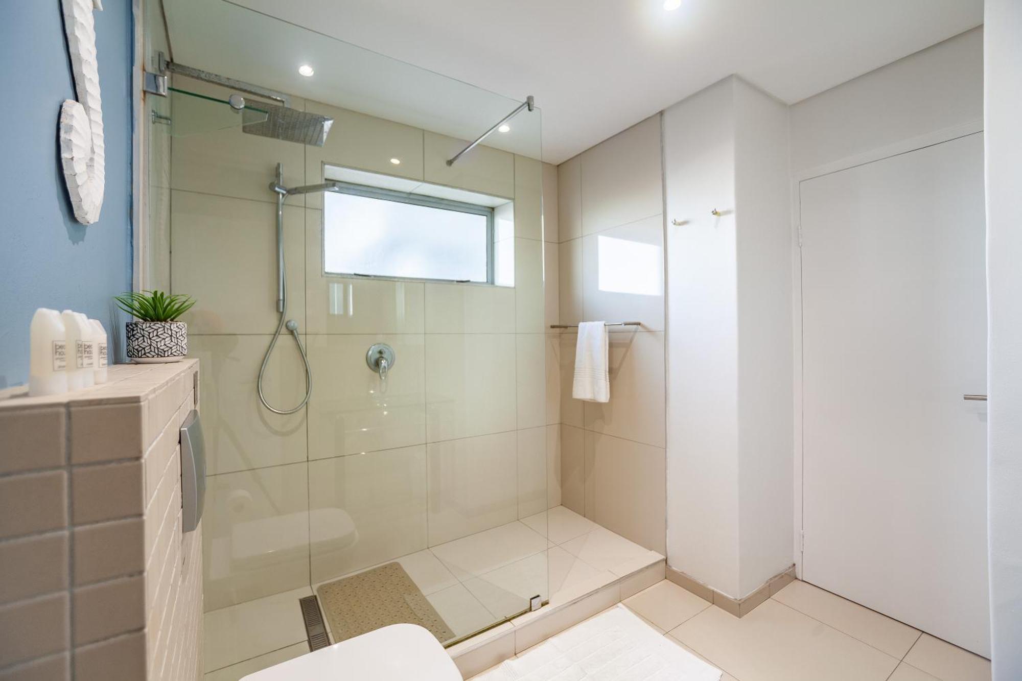 Modern Beachfront With Ocean Views - Infinity G9, Blouberg, Cape Town 布鲁堡史特兰 外观 照片