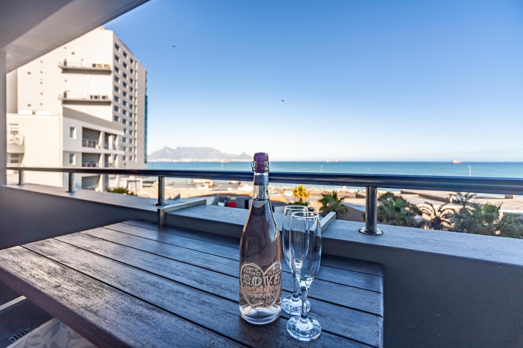 Modern Beachfront With Ocean Views - Infinity G9, Blouberg, Cape Town 布鲁堡史特兰 外观 照片
